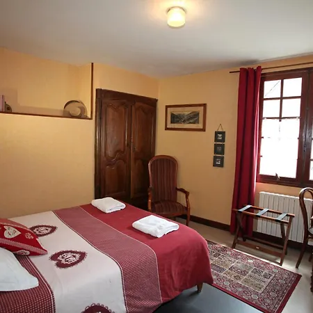 Les Templiers Hotell 2*