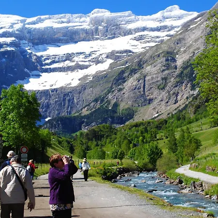 Отель Les Templiers Люс-Сен-Совёр
